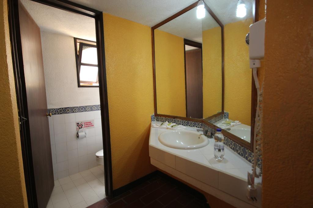 Hotel Plaza Santo Domingo San Cristóbal de Las Casas Chambre photo