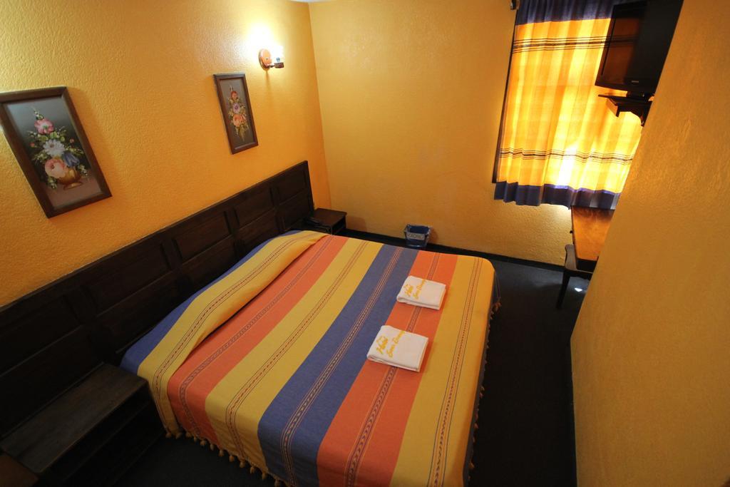 Hotel Plaza Santo Domingo San Cristóbal de Las Casas Chambre photo