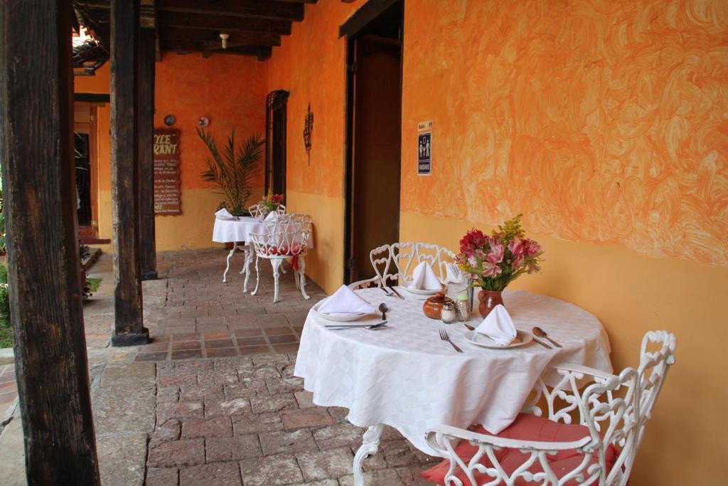 Hotel Plaza Santo Domingo San Cristóbal de Las Casas Extérieur photo