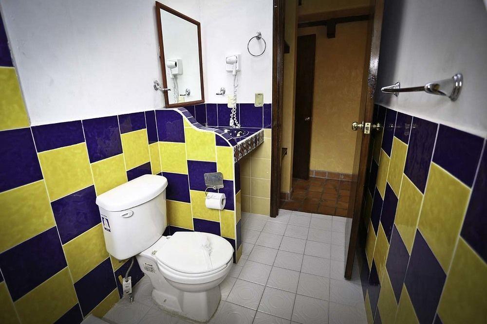 Hotel Plaza Santo Domingo San Cristóbal de Las Casas Extérieur photo