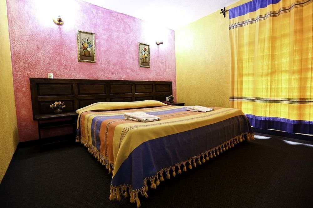 Hotel Plaza Santo Domingo San Cristóbal de Las Casas Extérieur photo