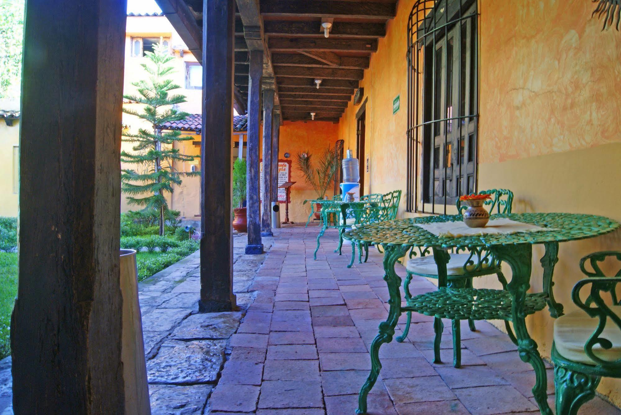 Hotel Plaza Santo Domingo San Cristóbal de Las Casas Extérieur photo