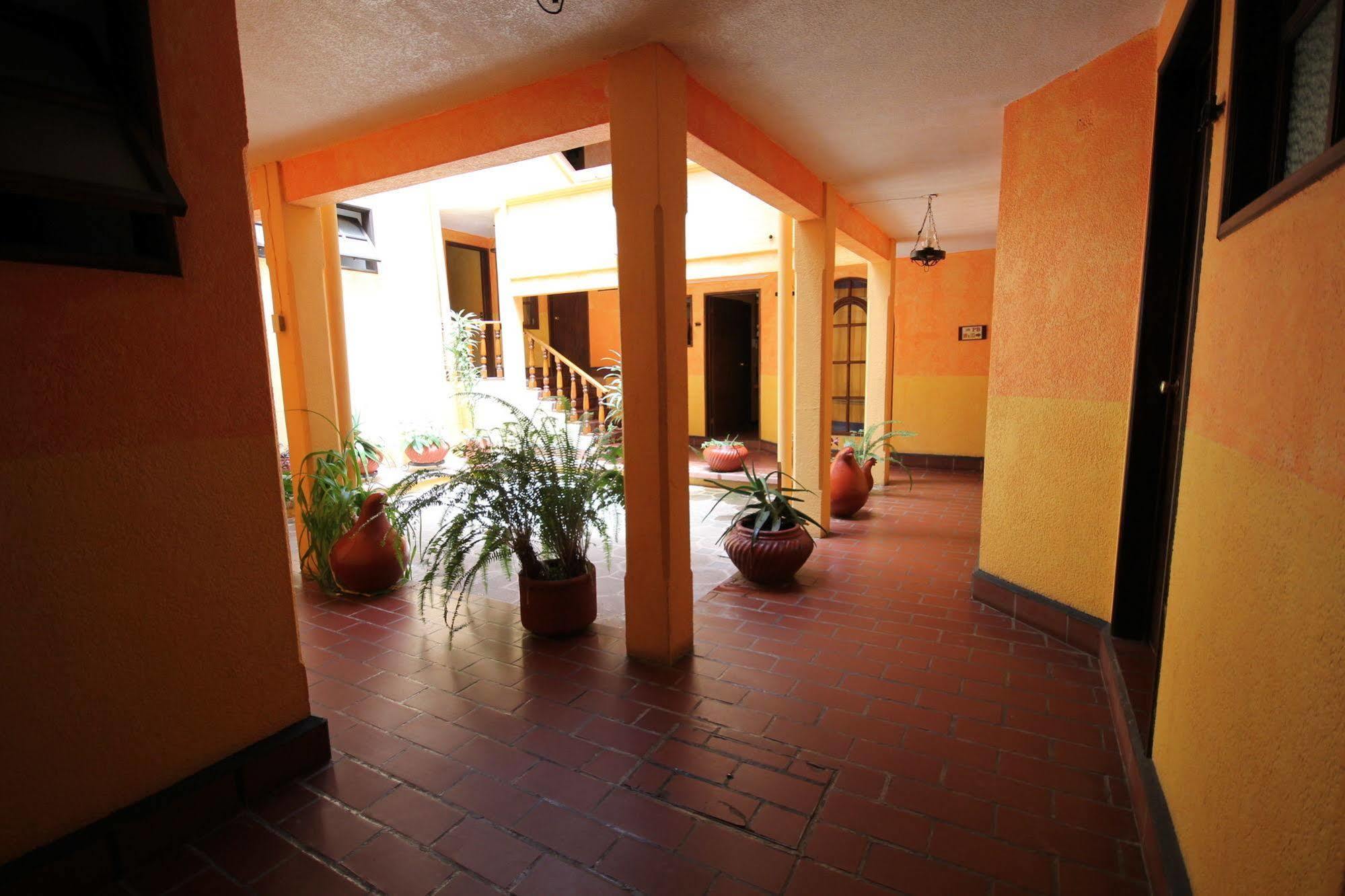 Hotel Plaza Santo Domingo San Cristóbal de Las Casas Extérieur photo